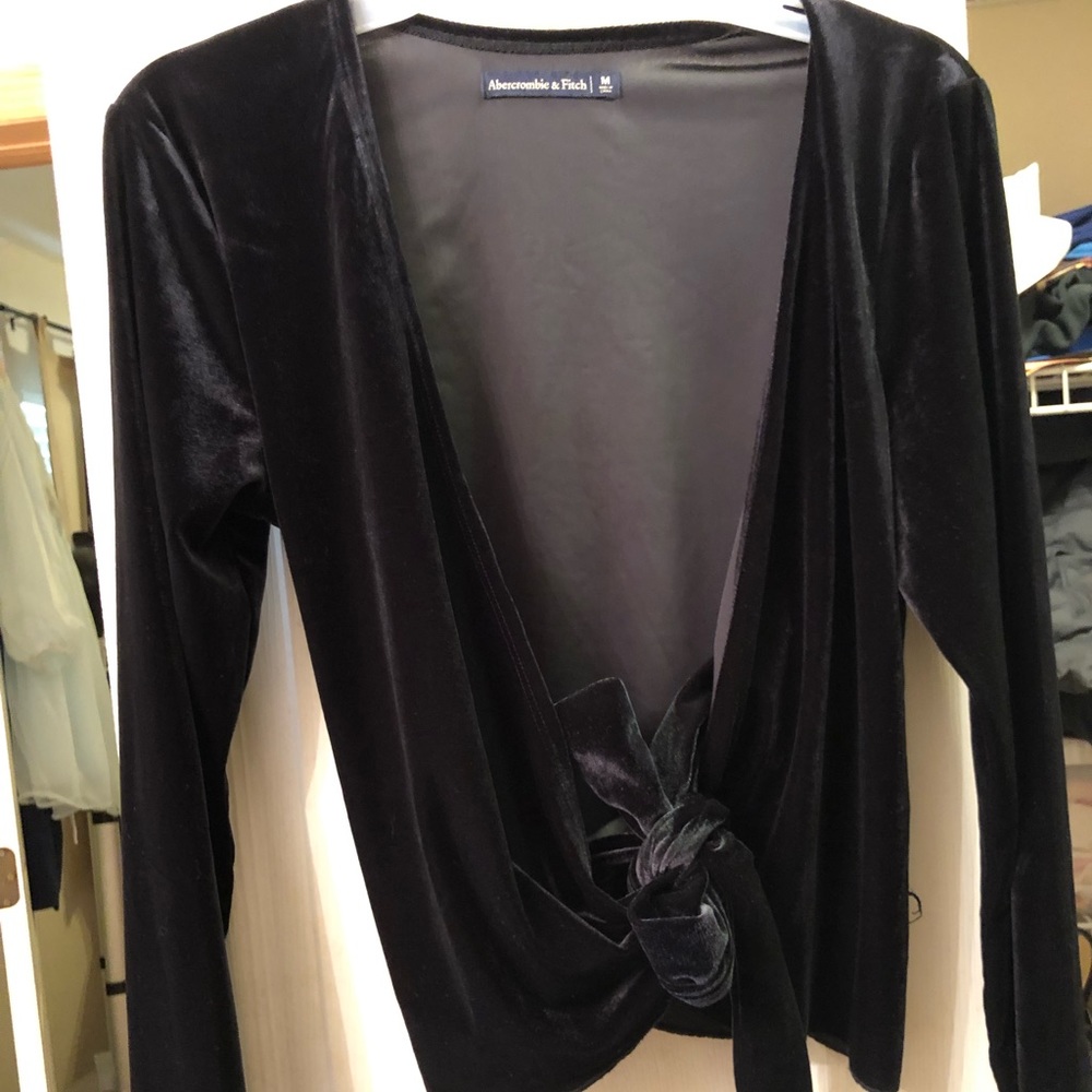 Sexy Abercrombie & Fitch Velvet Wrap top
